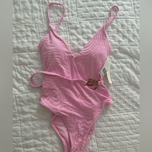 New~Pink one piece swimsuit 💓🩷